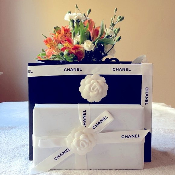 🌹CHANEL ZIP AROUND WALLET 🌹 - Picture 16 of 16